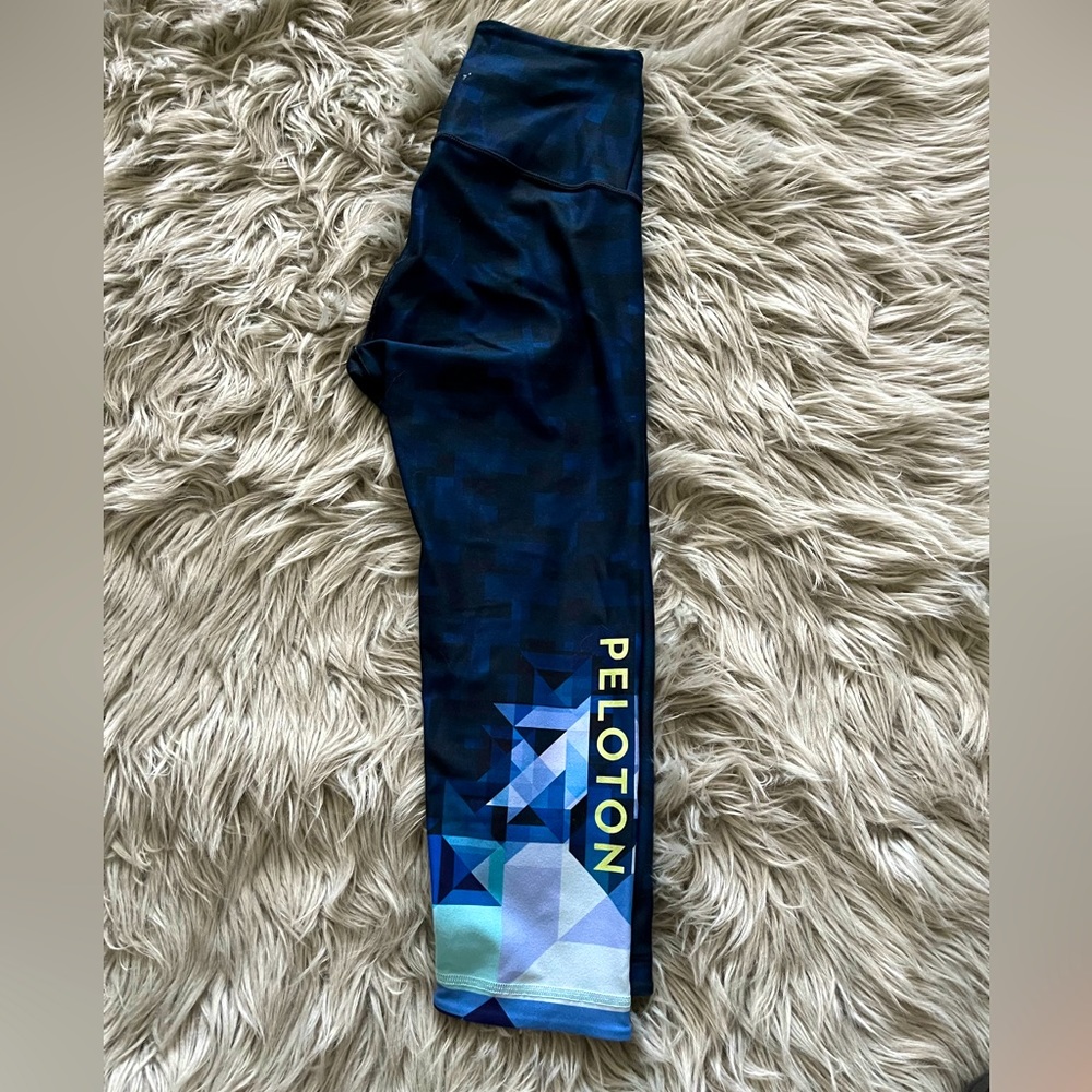 Women’s Peloton Capri pants. Size small . Worn once